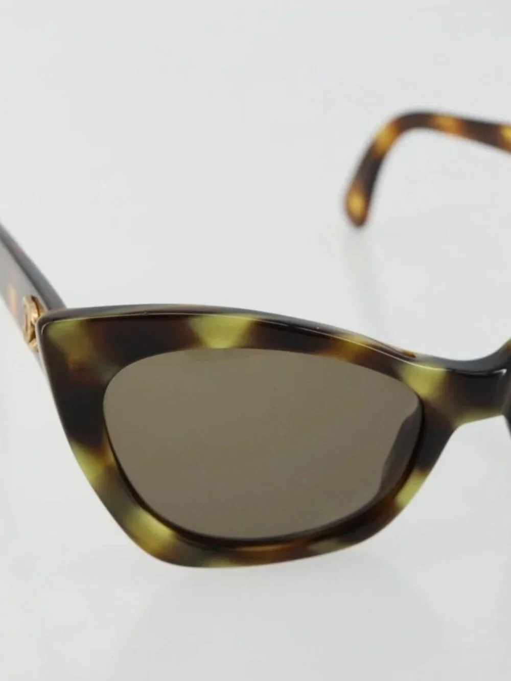 CHANEL brand	chanel color	brown